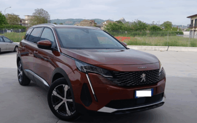 PEUGEOT 5008