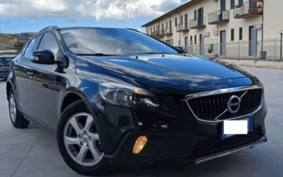 VOLVO V 40