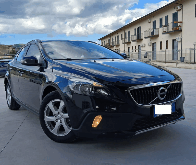 VOLVO V 40